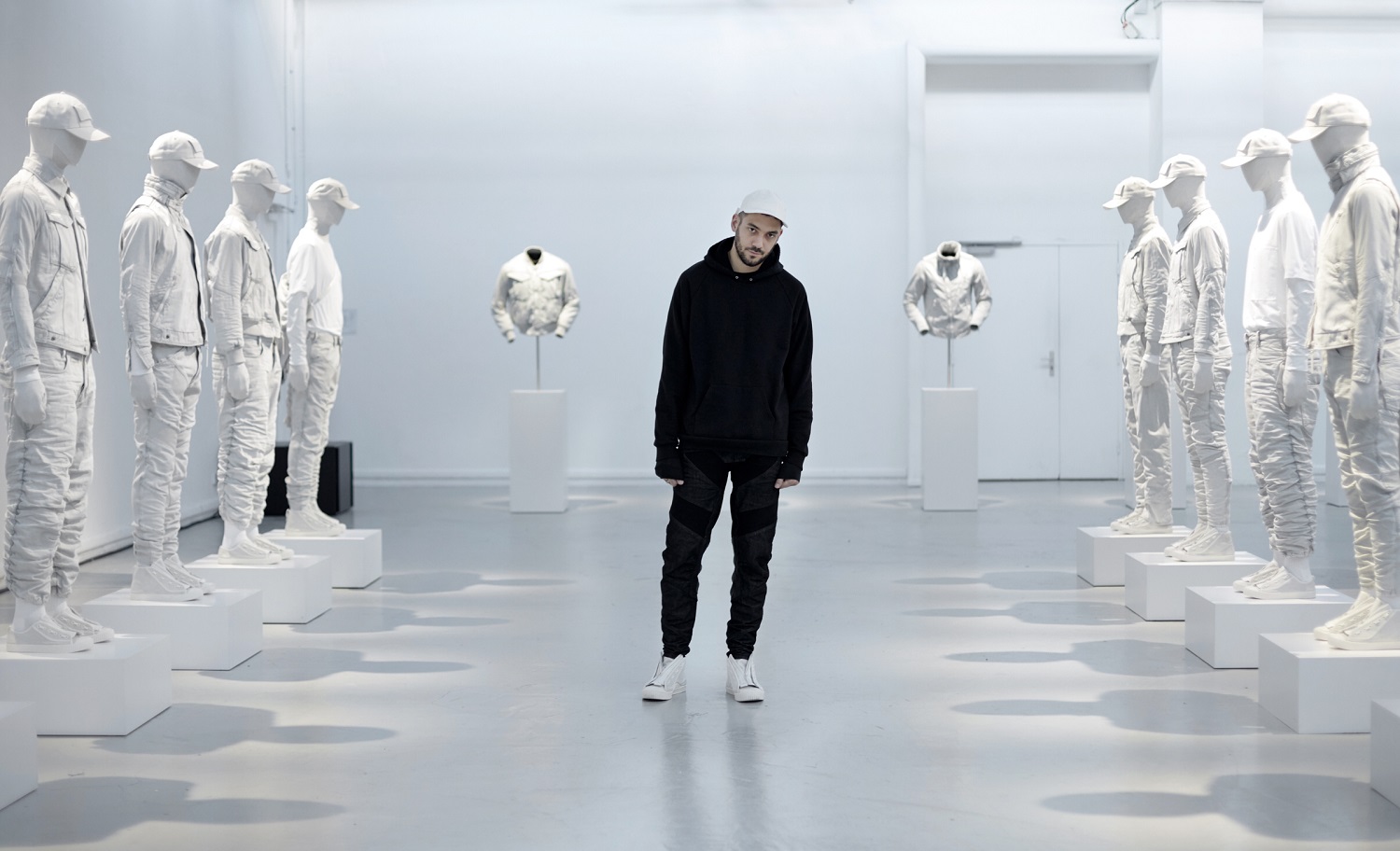 Aitor Throup and Raw Research II 095