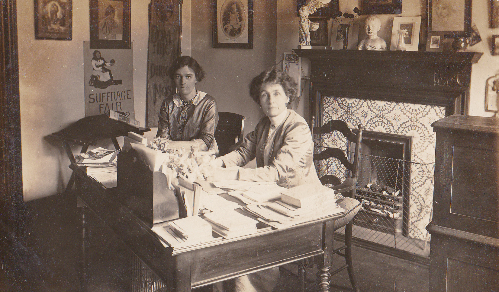 mrs pankhurst in clements inn office1