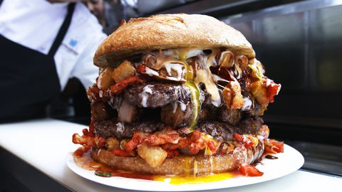delish vegas giant burger 1 1522955433
