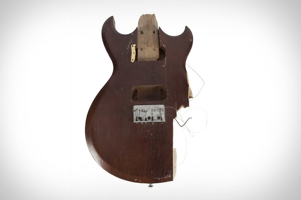 kurt cobain smashed guitar 2 thumb 960xauto 84466