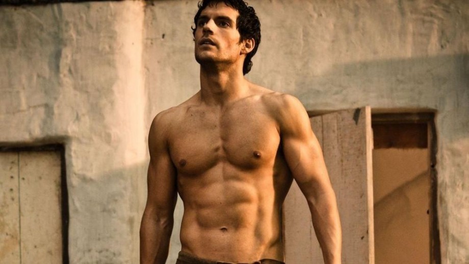 920 henry cavill opens up about his over exciting sex scene 2415