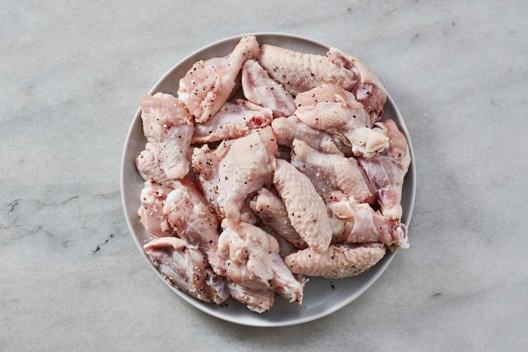 how to cook raw chicken wings 1697713398