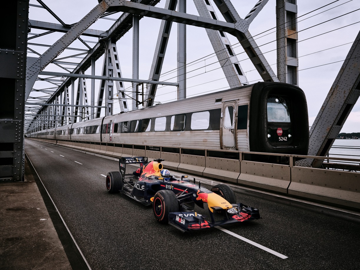 Oracle Red Bull Racing RB7 3