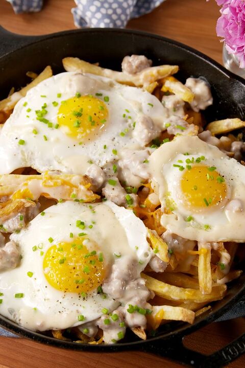 1493318207 delish loaded breakfast fries pin 3