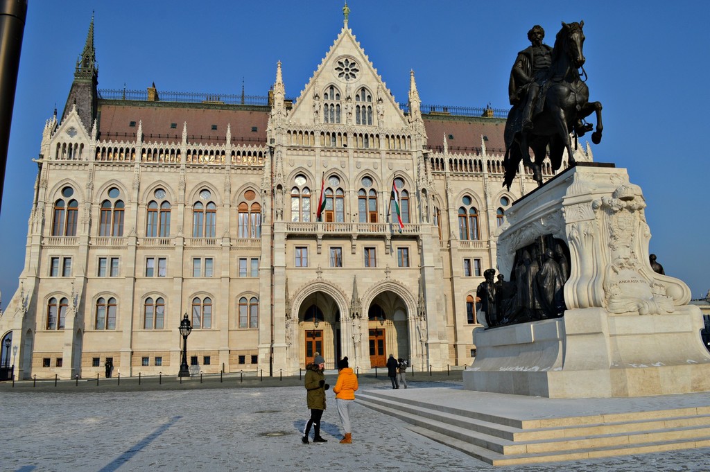Το Ουγγρικό Κοινοβούλιο αποτελεί ίσως το πιο αναγνωρίσιμο και εντυπωσιακό αξιοθέατο της Βουδαπέστης.