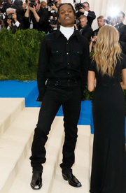 Ο A$AP Rocky φοράει Calvin Klein 205W39NYC