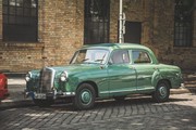 Ερωτικές εικόνες για τους λάτρεις του vintage αυτοκινήτου