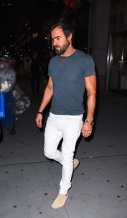 Ψήσου να φορέσεις λευκά jeans όπως ο Justin Theroux
