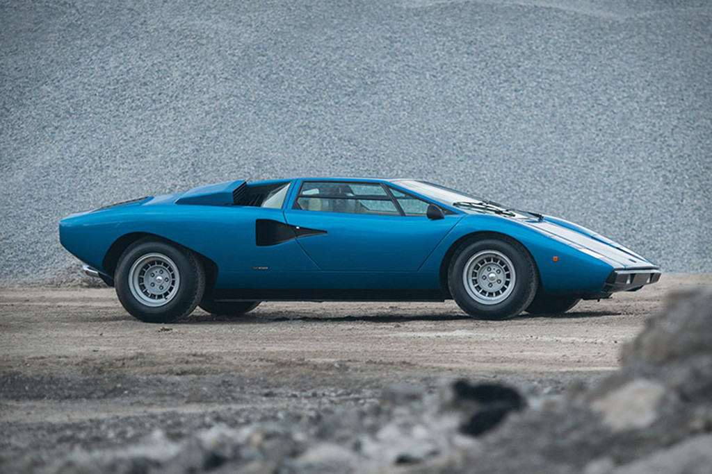 Μας τύφλωσε η φουτουριστική ομορφιά μιας θρυλικής Lamborghini