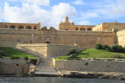 FORT MANOEL (Μάλτα): Στο μικρό νησί της Μεσογείου υπάρχει αυτό το φρούριο υπερθέαμα που σου προκαλεί δέος με την μεγαλοπρέπειά του.