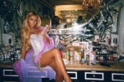 Η νέα προκλητική φωτογράφηση της Paris Hilton θα σε γεμίσει αναμνήσεις