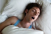 Φρόντισε να κλείνεις 7-8 ώρες ύπνου πριν πας για δουλειά. Ούτε λιγότερο, ούτε περισσότερο.