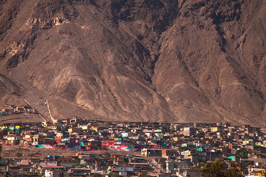 Όταν ένα χωριό στη Χιλή αποφάσισε να «βουτήξει» στα χρώματα