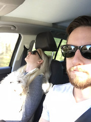 Ψήνεστε να βγάλουμε selfie τις κοπέλες μας που κοιμούνται ενώ εμείς οδηγούμε;
