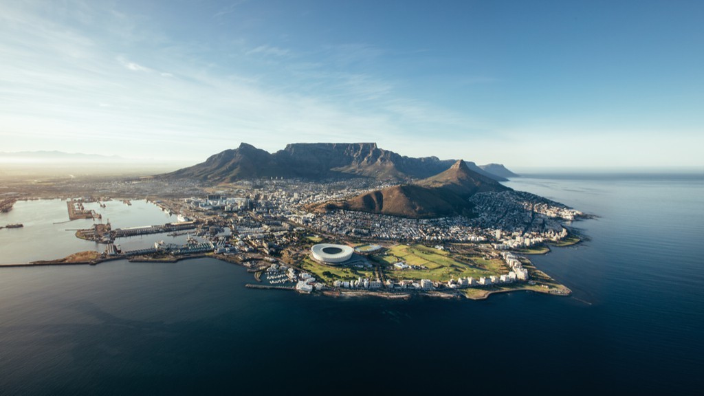 Ωραίο το Κέιπ Τάουν της Νοτίου Αφρικής, αλλά φάση να το βλέπεις και από ψηλά.