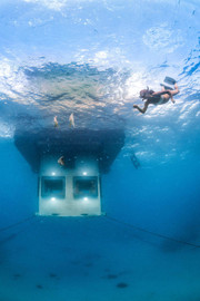 Underwater Room, Manta Resort, Zanzibar: Παγκόσμια ημέρα Υποβρυχίων στις 11/4, αλλά μπορείς να επισκεφτείς το υποβρύχιο ξενοδοχείο όποια μέρα του χρόνου γουστάρεις.