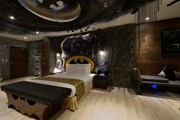 The Batcave, The Eden Motel, Ταϊβάν: Αποκλειστικά για τους λάτρεις του αγαπημένου ήρωα της DC. Ζήσε την περιπέτεια όπως ο Bruce Wayne.