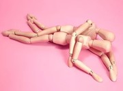 Η ξύλινη γλώσσα του σεξ σε μαθαίνει νέες στάσεις
