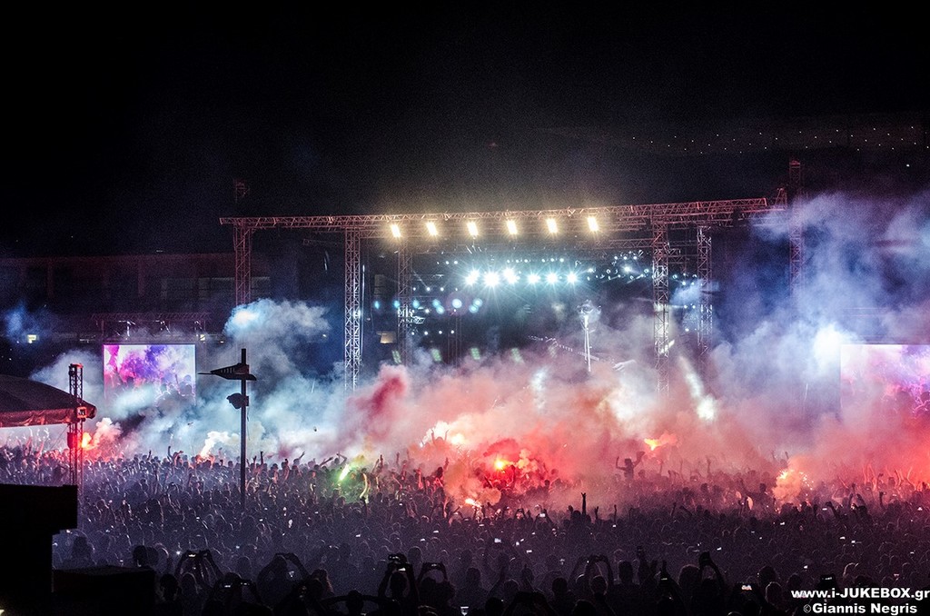 «ΜΕ  ΣΤΟΜΑ ΠΟΥ ΓΕΛΑ»