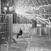 Ο Nikola Tesla στο εργαστήριό του, το 1899