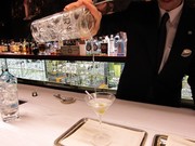 Μία ωδή στο μπαρ που έχει σερβίρει τα περισσότερα Martini στον κόσμο
