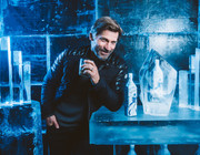 Ο σταρ της σειράς Game of Thrones, Nicolaj Coster-Waldau, απολαμβάνει το limited edition Scotch whisky, White Walker by Johnnie Walker, εν αναμονή της 8ης και τελευταίας σεζόν της δημοφιλούς σειράς. 