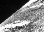 Αυτή εδώ είναι η πρώτη φωτογραφία της Γης που τραβήχτηκε από το διάστημα (1946)