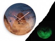 Ρολόγια τοίχου σε φέρνουν ένα τσικ πιο κοντά στο Ηλιακό Σύστημα