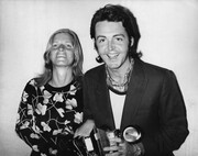 Paul & Linda McCartney (1971)