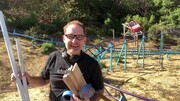 Ζηλεύουμε θανάσιμα τον τύπο που έφτιαξε roller coaster στην αυλή του