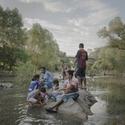 Το Rio Novillero του Μεξικού είναι το σημείο όπου οι κάτοικοι χαλαρώνουν και πλένουν τα ρούχα τους.