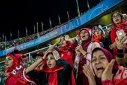 Στο Ιράν, οι γυναίκες οπαδοί απαγορεύεται να εισέλθουν σε γήπεδα ποδοσφαίρου. Την 1η Μαρτίου 2018, ο πρόεδρος της FIFA, Gianni Infanto, συναντήθηκε με τον πρόεδρο του Ιράν, Hassan Rouhani, για να αντιμετωπίσει το θέμα. Τα Μέσα Ενημέρωσης πίεσαν ακόμα περισσότερο τον πρόεδρο και τελικά στις 20 Ιουνίου του 2018 πάρθηκε η απόφαση να μπουν επιλεγμένες ομάδες γυναικών μόνο σε διεθνείς αγώνες. 