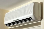 Για να αντιμετωπίσεις την υγρασία μέσα στο σπίτι καλό θα ήταν να ανοίξετε το κλιματιστικό σας. Βοηθάει στην μείωση της υγρασία στον αέρα...
