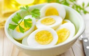 Το αυγό -ειδικά όταν καταναλώνεται πρωί- σας κρατάει χορτάτη για περισσότερες ώρες, λόγω της μεγάλης περιεκτικότητάς του σε πρωτεΐνη, ενώ παράλληλα κινητοποιεί τις καύσεις του οργανισμού. Δοκιμάστε να ξεκινάτε την ημέρα σας συμπεριλαμβάνοντας ένα αυγό στο πρωινό σας έτσι ώστε να έχετε ενέργεια και να ενισχύετε τη διαδικασία απώλειας βάρους.
