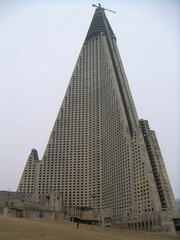 Το ξενοδοχείο Ryugyong στην Πιονγιάνγκ (Βόρεια Κορέα)