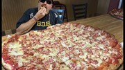 72.843.4 στρέμματα πίτσας τρώει η Αμερική καθημερινά. 
