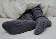 Κοιμάσαι περίπου δεκαπέντε λεπτά πιο γρήγορα αν φοράς κάλτσες.
