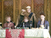 αυτή δεν ήταν η πρώτη του εμπειρία στη σειρά. Και αυτό διότι έχει παίξει δύο Lannisters στη σειρά.
