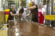 Η σοκολατοβιομηχανία έφτιαξε πάντως συνολικά 97 κιλά σοκολάτας.
