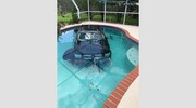Το σπίτι για κακή του τύχη είχε πισίνα και το αυτοκίνητό του βρέθηκε στον πάτο της.