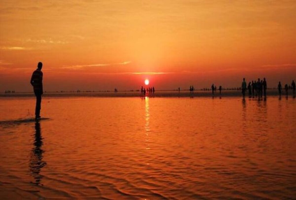 Ένα μοναδικό φαινόμενο που δεν εμφανίζεται πουθενά αλλού στον κόσμο λαμβάνει χώρα στην παραλία Chandipur, στην ανατολική Ινδία
