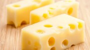είναι να φας ένα κομμάτι κίτρινο τυρί 
