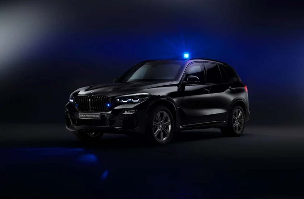 Έρχεται το τεθωρακισμένο «τέρας» της BMW