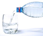 Πίνε περισσότερο νερό. Πολλές φορές η αφυδάτωση μπορεί να μιμιθεί την πείνα και να μπερδευτείς. 