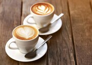 Καφές

Μας κάνει να ξυπνάμε και αυτό είναι από τα θετικά του καφέ αλλά δεν υπάρχει περίπτωση να ικανοποιήσει την πείνα μας. Ποτέ μην πίνετε καφέ το πρωί χωρίς να τον συνδυάζετε με κάποιο γεύμα. Η κοιλιά σας θα γουργουρίζει πριν καλά καλά το καταλάβετε.