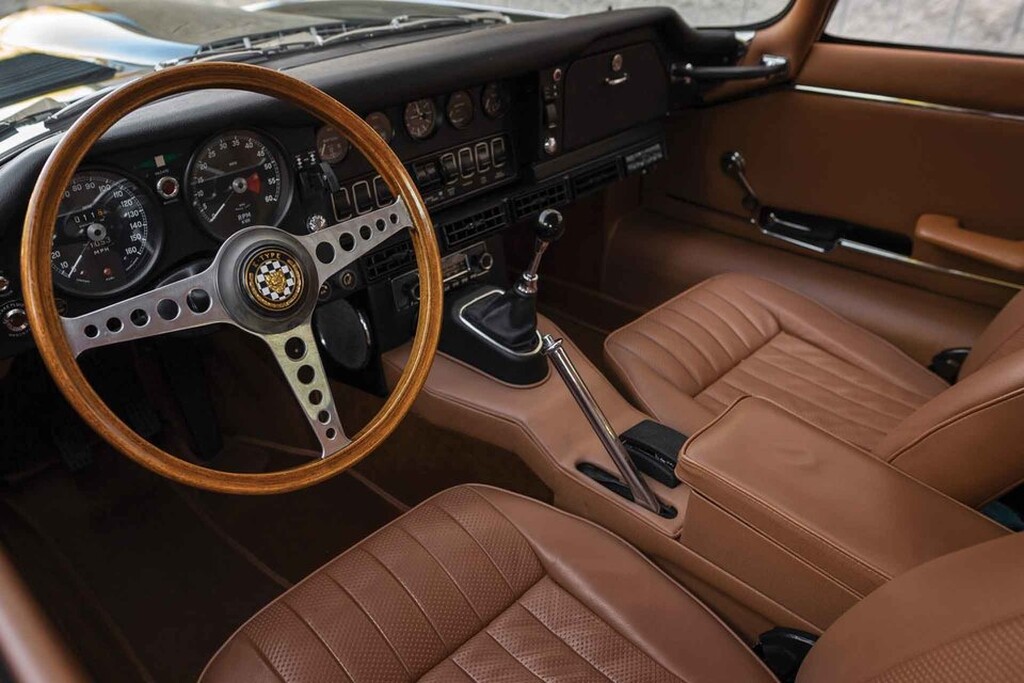 Αν υπάρχει ένα το τέλειο δώρο, αυτό είναι η Jaguar E-Type του 1970