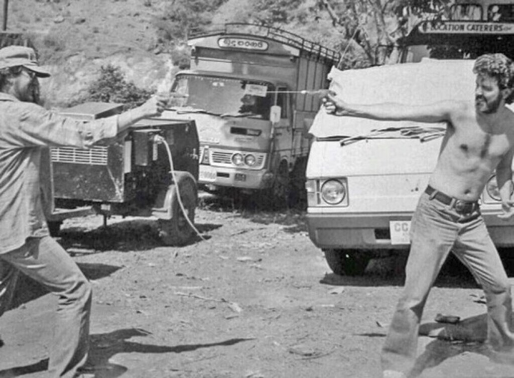 Σρι Λάνκα 1983. Ο Στήβεν Σπήλμπεργκ και ο Τζωρτζ Λούκας  παίζοντας με τα νεροπίστολα

