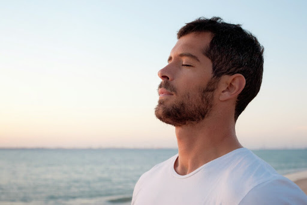 Δώσε βάση στο σώμα σου: Δεν αναπνέεις σωστά και αυτό σε γεμίζει με άγχος. Επίσης, μην απορρίπτεις έτσι απλά τη yoga.
