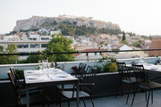 Zillers, Σύνταγμα, πάνω από την Μητρόπολη Αθηνών, τρομερή θέα, καλή ελληνική κουζίνα.