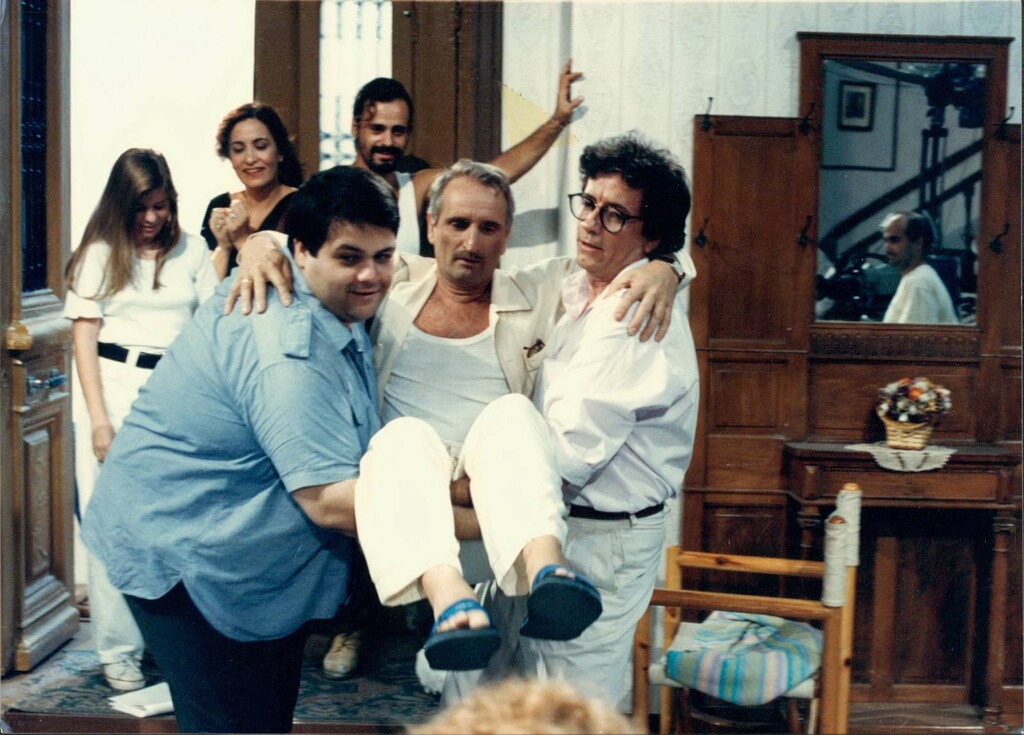 Εκμέκ Παγωτό: Ο τηλεοπτικός ύμνος για την Ελληνική νευρωτική οικογένεια  